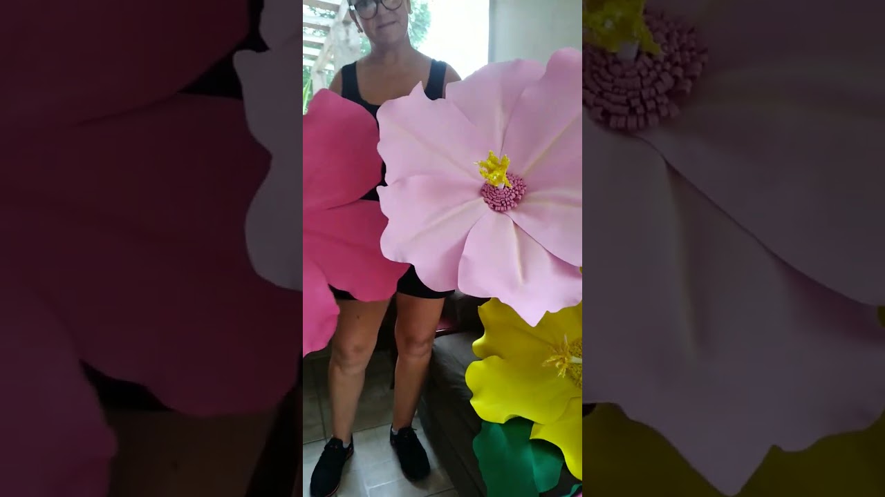 lindas flores gigantes em Eva