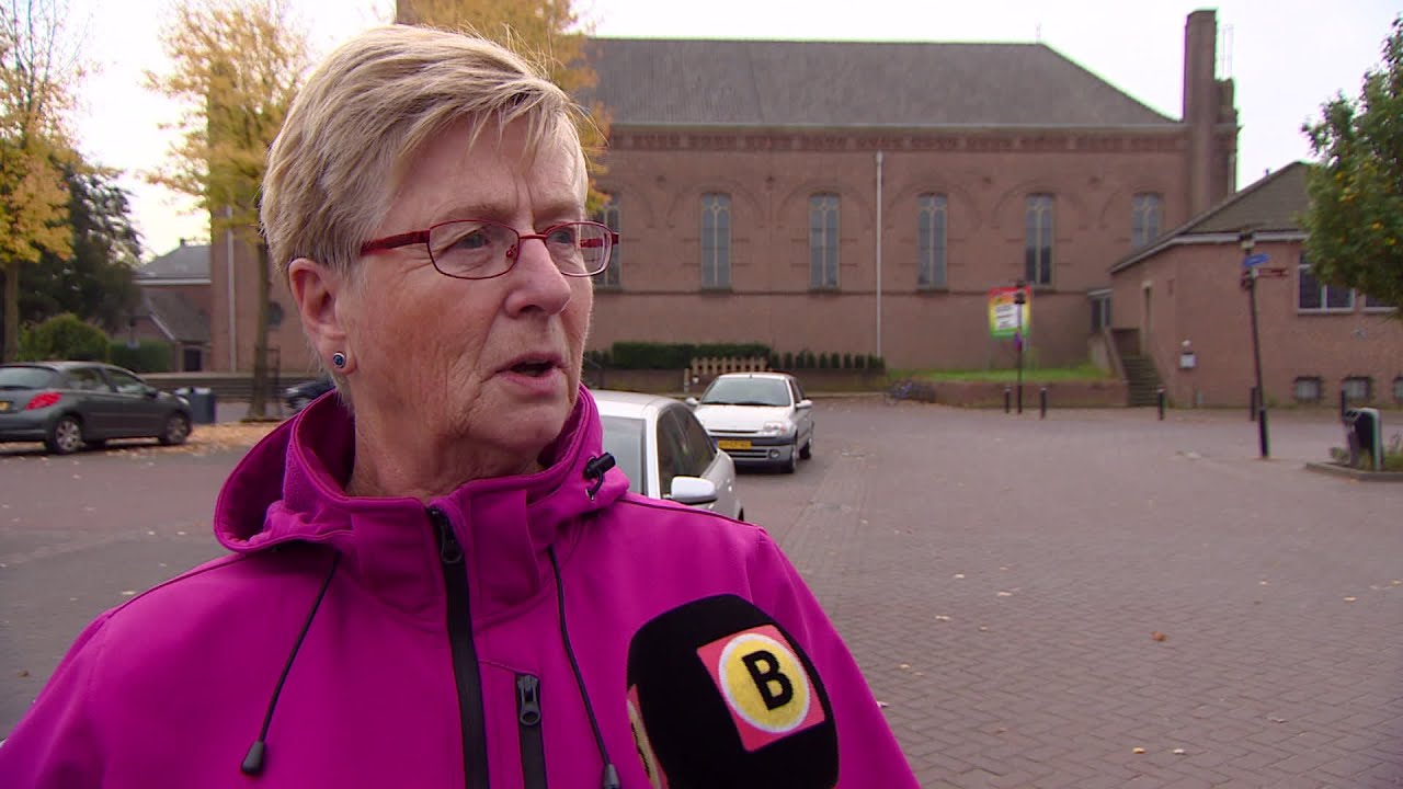 Vierlingsbeek baalt van onkruid rondom lege kerk