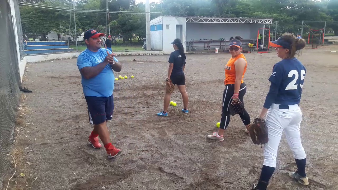 2017.nov.05 Coach Cubano de Pitcheo explica ejercicios 4