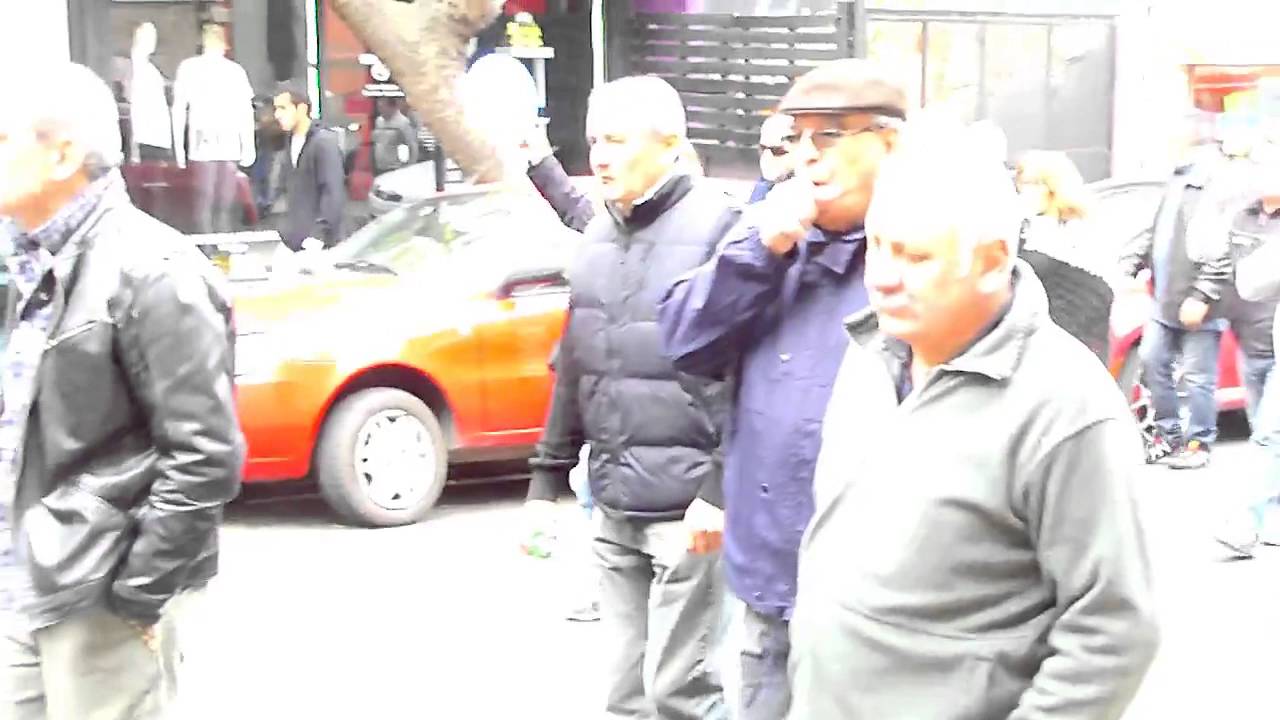 Otro momento de la marcha al Ministerio de Finanzas