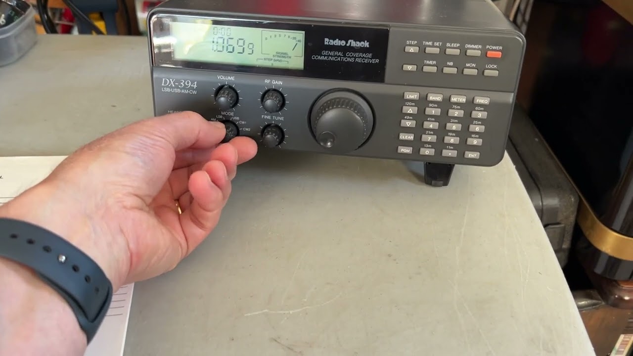 Brief Demo of Radio Shack DX-394 Receiver