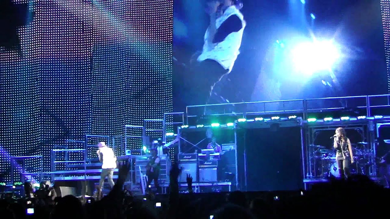 Justin Bieber and Jessica Jarrell - Overboard (My World Tour 2010 Hartford CT)