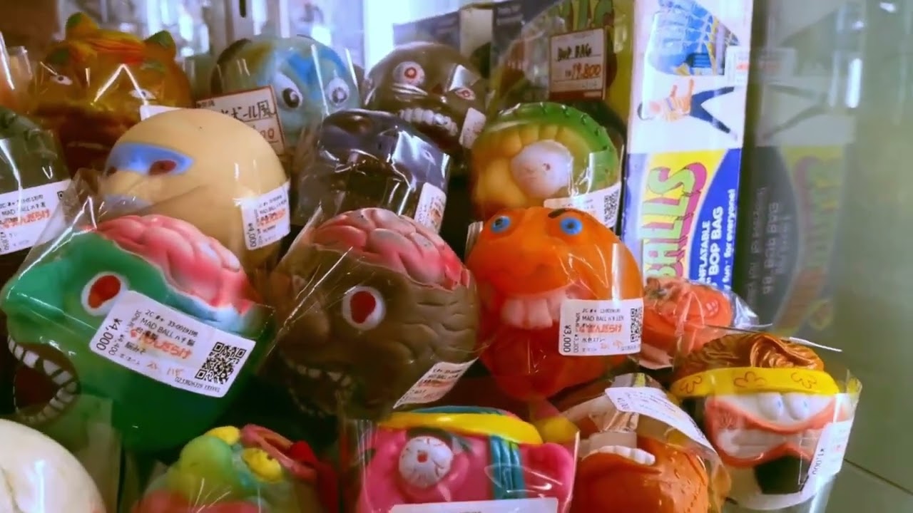 HUGE Vintage Toy Store In Japan! (Godzilla, Ultraman, Kamen Rider)