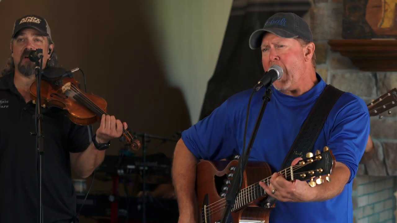 Tracy Lawrence - Somebody Paints The Wall (The Man Cave Sessions)