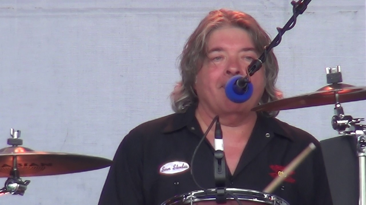 Silly Love Songs (Wings/McCartney cover) by Itchycoo Park with Steve Holley at AROTR 2017