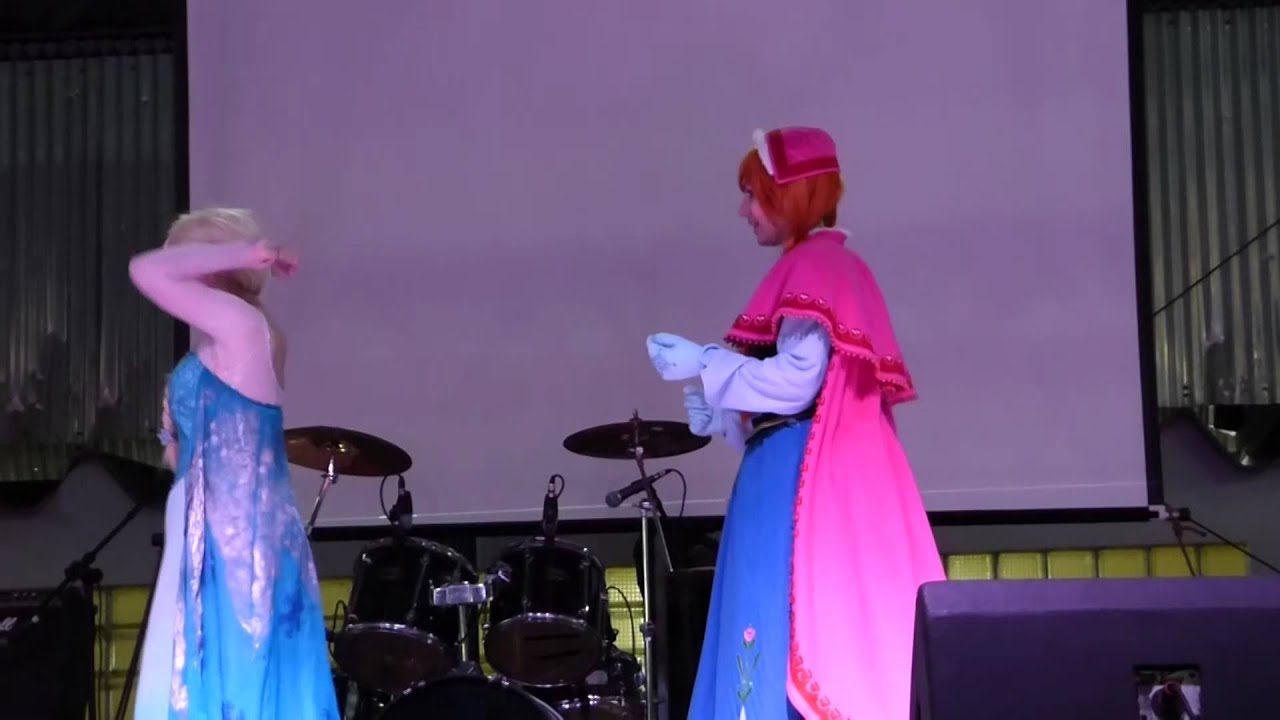 Wasabi Show 2014 - Concurso de cosplay em grupo: Frozen (Mari&Isa)