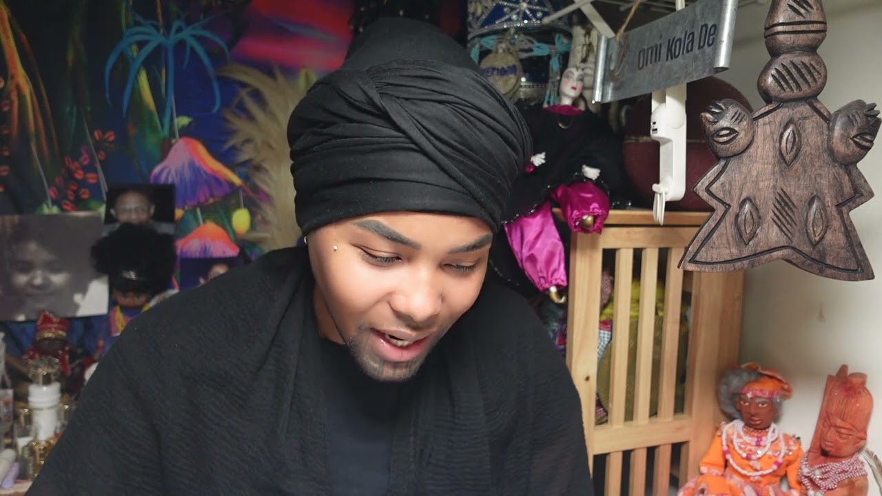 Хладнокровная женщина, ожидающая сочувствия и помощи, в то время как сама лишает тебя всего этого...