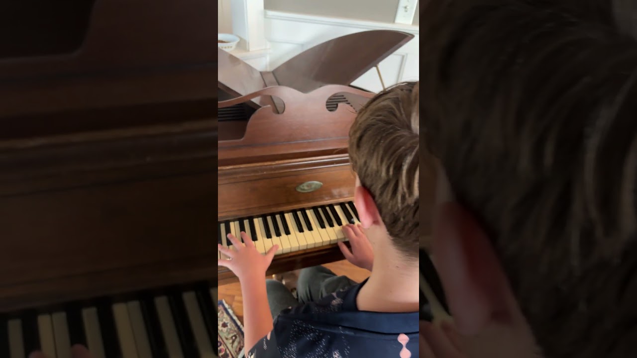 1978 Peavey Classic pairing nice with Wurlitzer Electric Piano.   Stranger Things “kids”