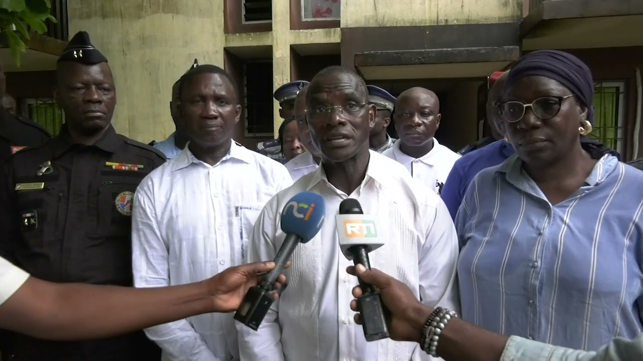Le ministre de l'Intérieur et de la sécurité Vagondo Diomandé visite les cités universitaires