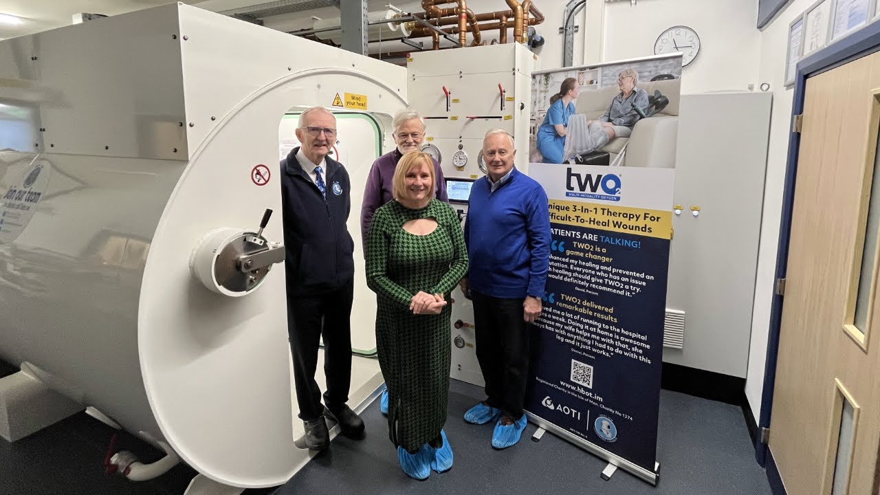 Isle of Man Hyperbaric Chamber celebrates trial of a new portable equipment