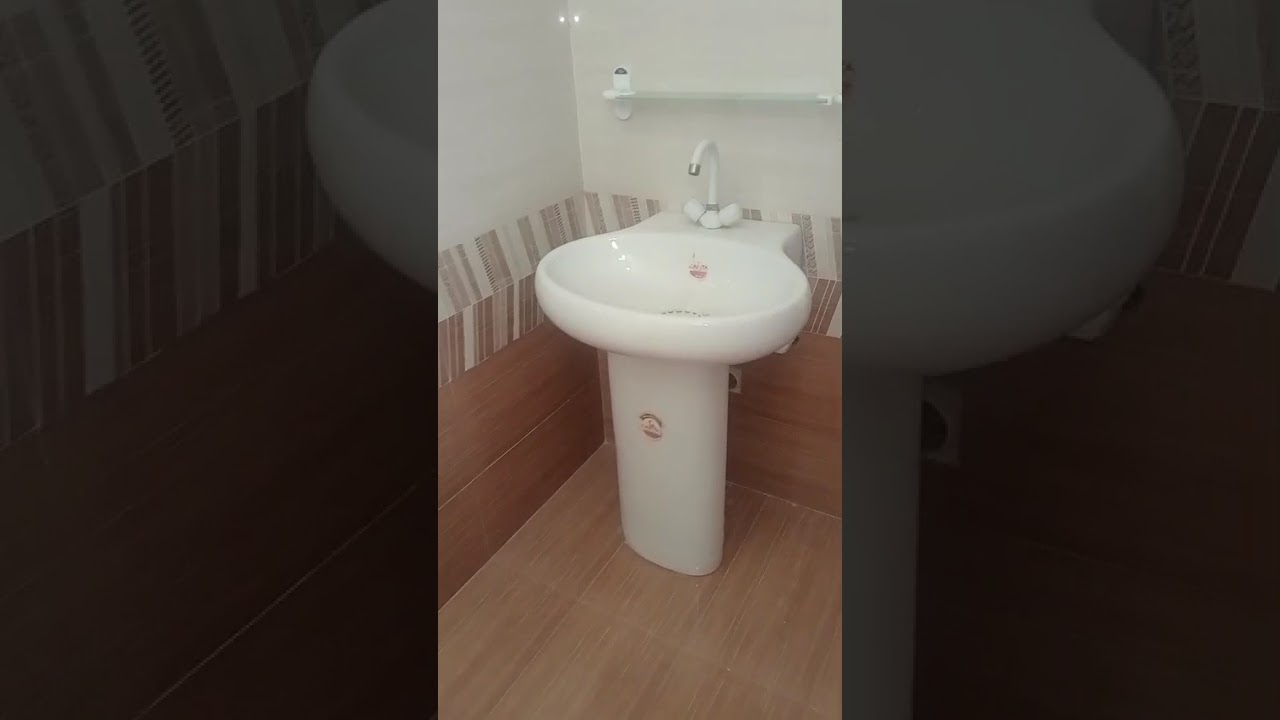 گرڈ روڈ ماڈل سٹی فیز 1 میں مین گلی میں شاندار بنگلہ براے فروخت