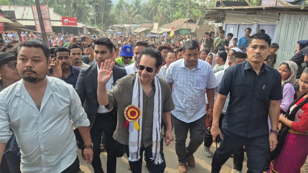 BUBAGRA NO MKHA BAI HAMYAK YE KANCHANPUR NI BROUH LAMSAW HA ANANDA BAZAR OW !