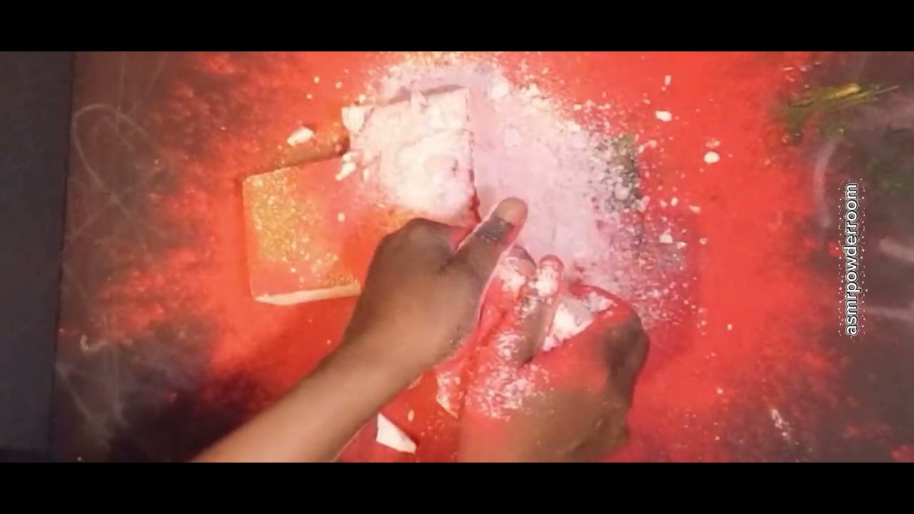 My ruby red ♥️🤍| ASMR| satisfying crush| #gymchalk #gymchalkasmr #fyp #powder #asmr #powderplay 