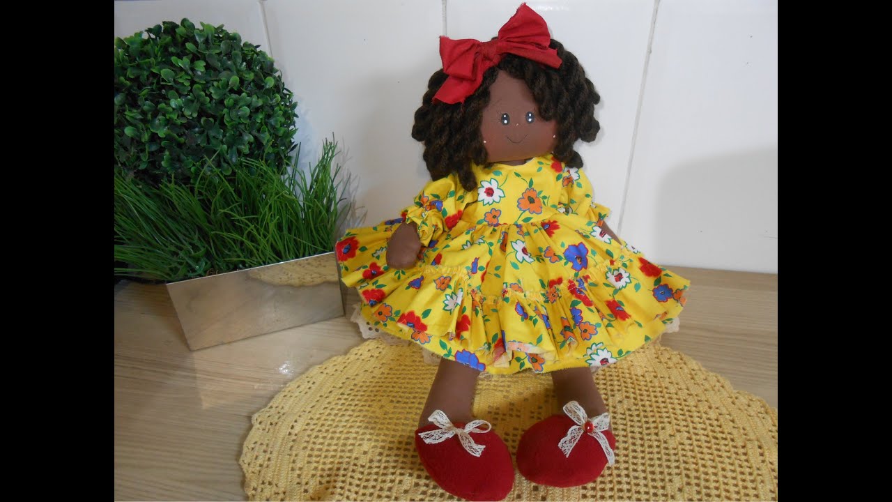 Boneca de pano negra Gio