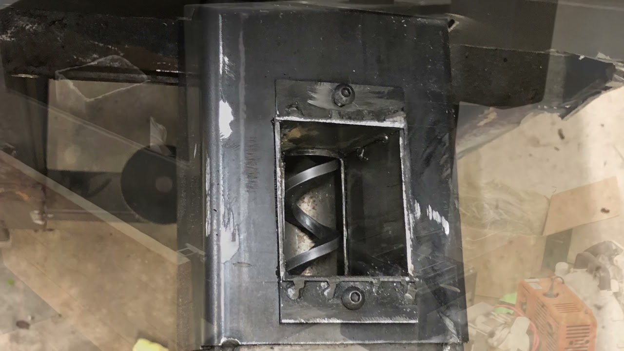 DIY Traeger. Only better. Make your own pellet smoker / DIY pellet hopper assembly