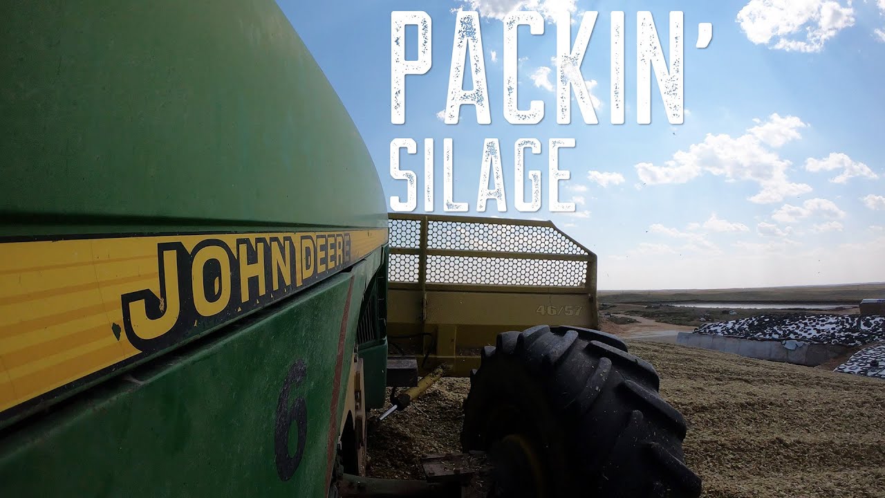 20 Ton Tractors Packing Silage for Cattle Feed