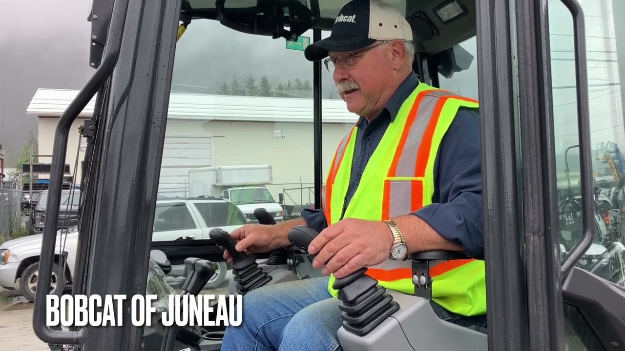 Excavator Bucket Connect and Disconnect