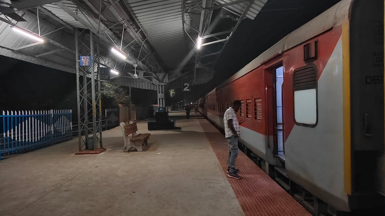 Aaj hum sab garh se Door nikal gaye.. // CRAZY LAUNDE 