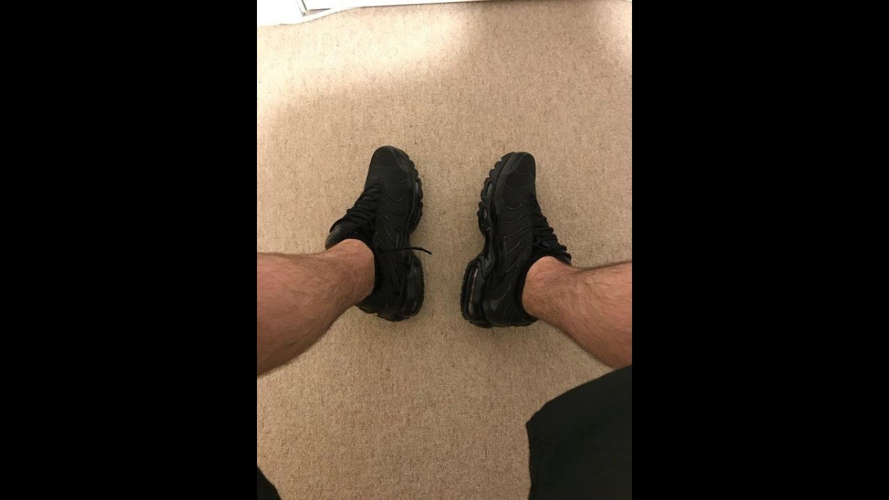 Black Nike TN trainer play