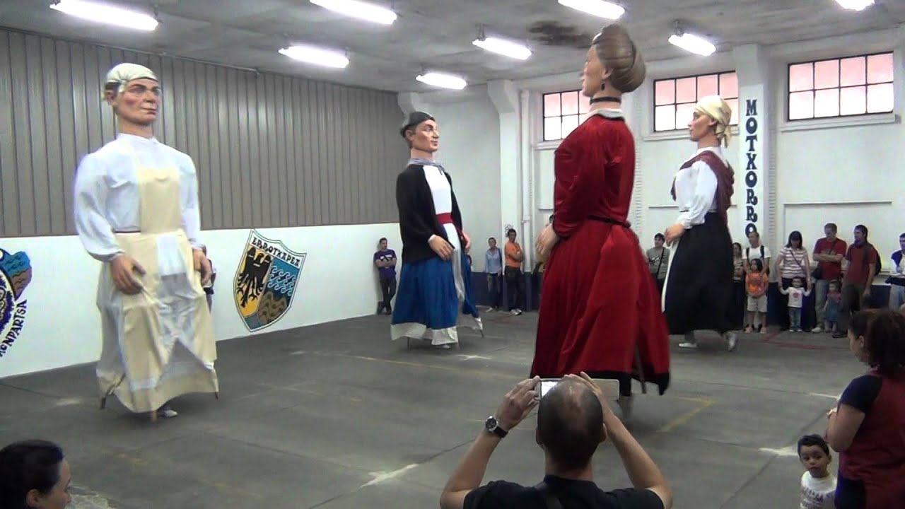 Errotxapeako Erraldoiak / Gigantes de la Rotxapea