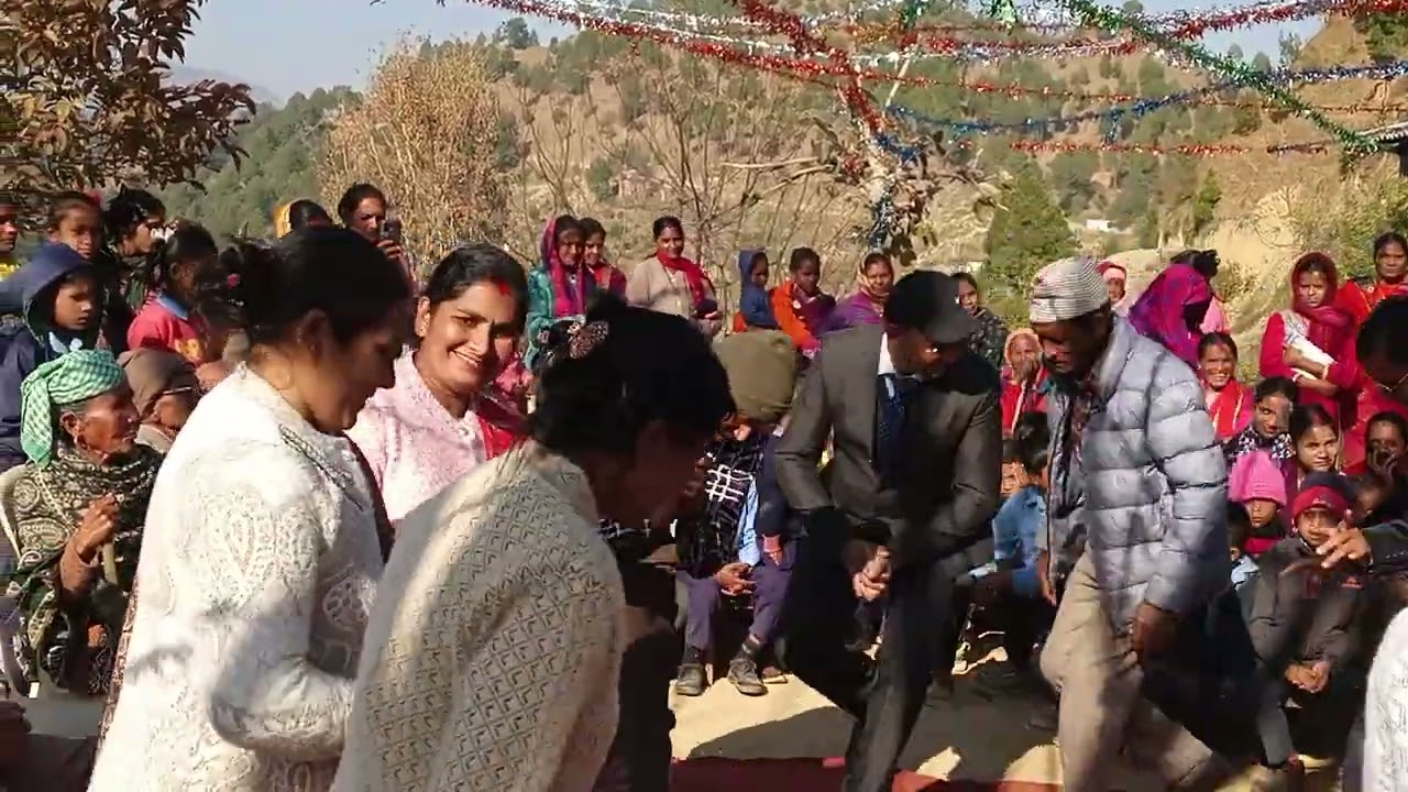 २४ औं वार्षिकोत्सव मा देउडा नाँच #बेताल खोदाई आ.वि. सिमल्लेक वैतडी। (Deuda Naach Simallek Baitadi.) 
