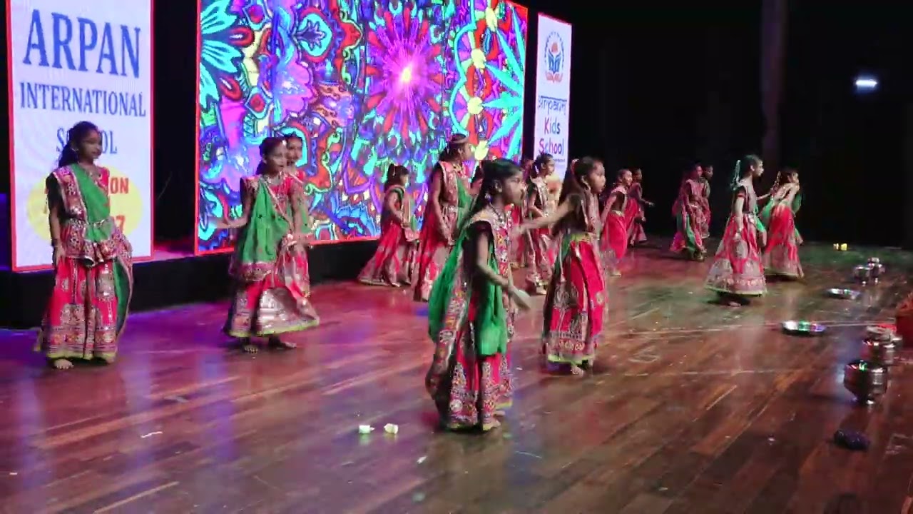20)  Std - 3rd -  Garba with Mandli  (English medium) Arpan international school