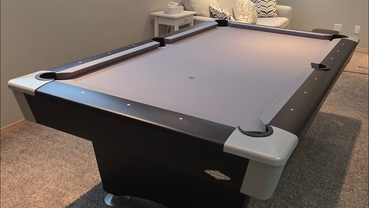 7ft Brunswick Black Wolf with accessories.