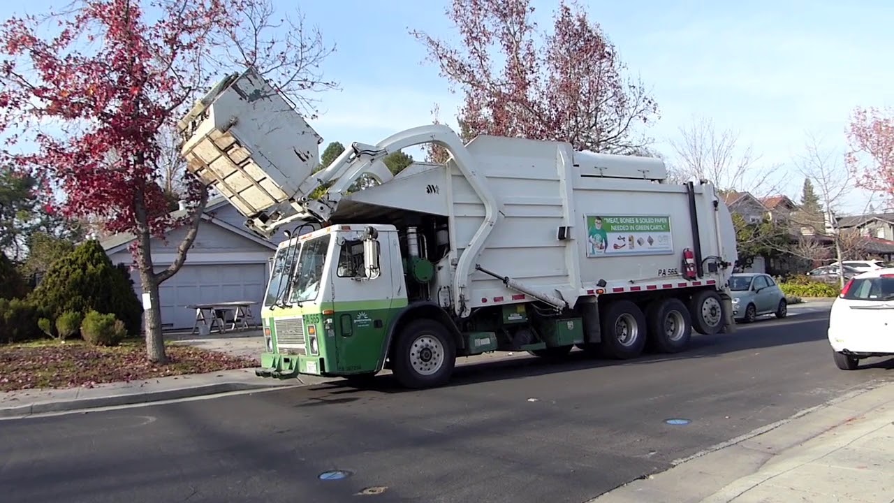 CNG Mack LE Wittke Starlight Front Loader