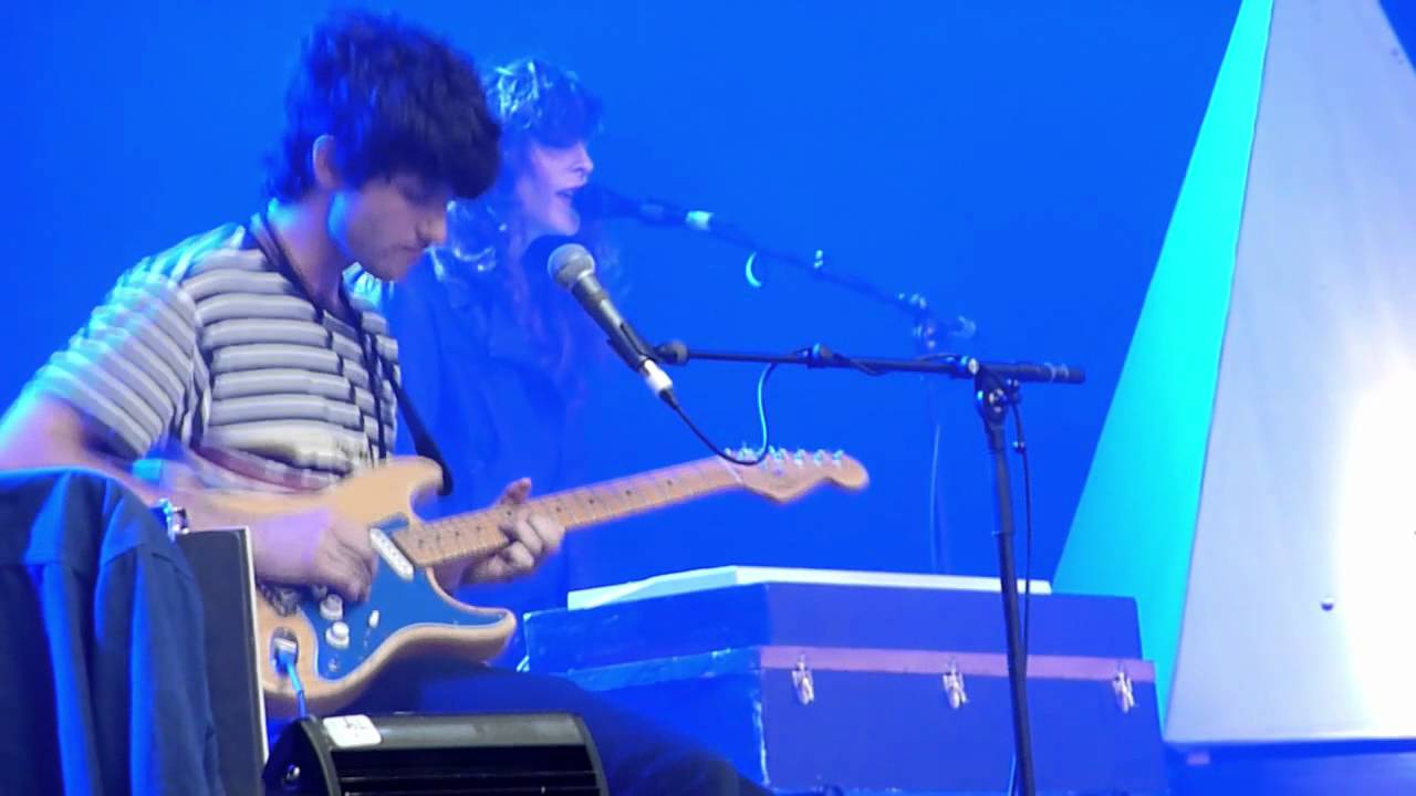 Beach House - Other People (live) I'll Be Your