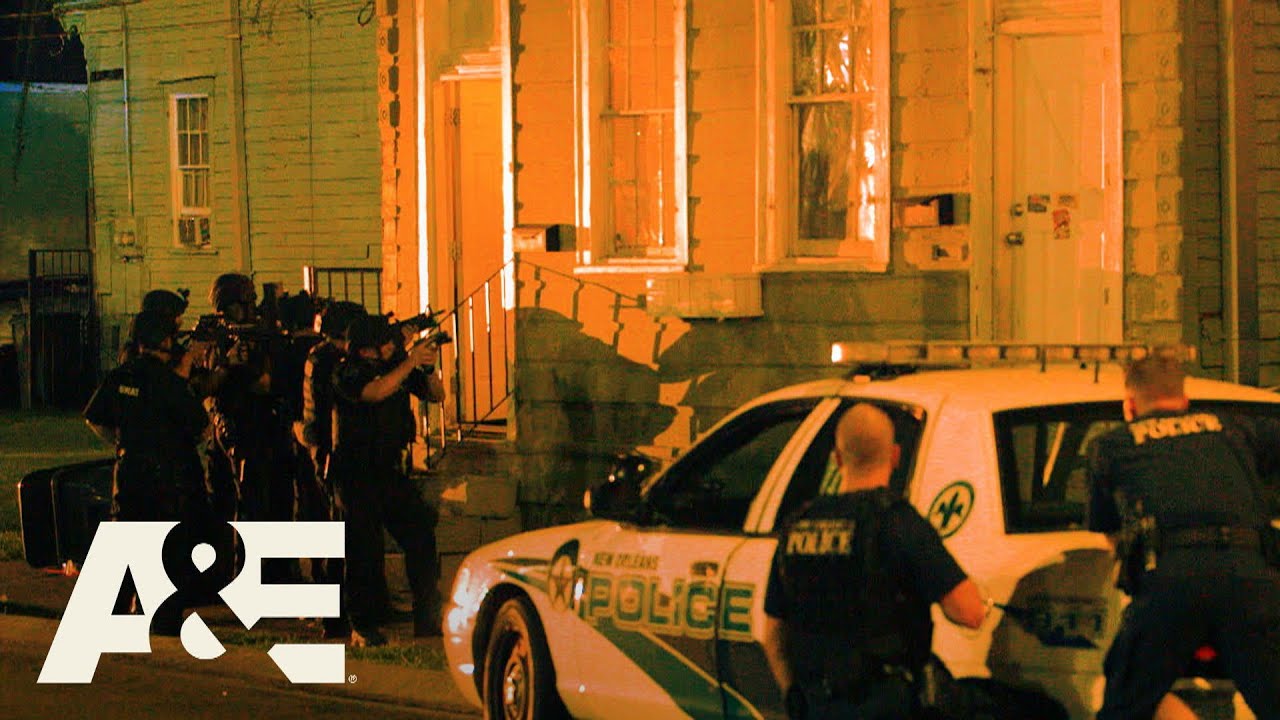 SWAT Called in as Warrant Suspect Shoots at Police | Nightwatch | A&E