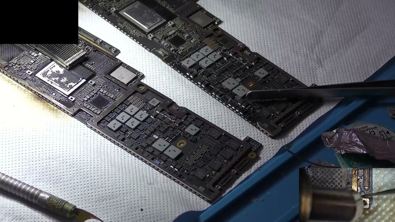 Macbook air 2022 M2 A2681 dégât liquide