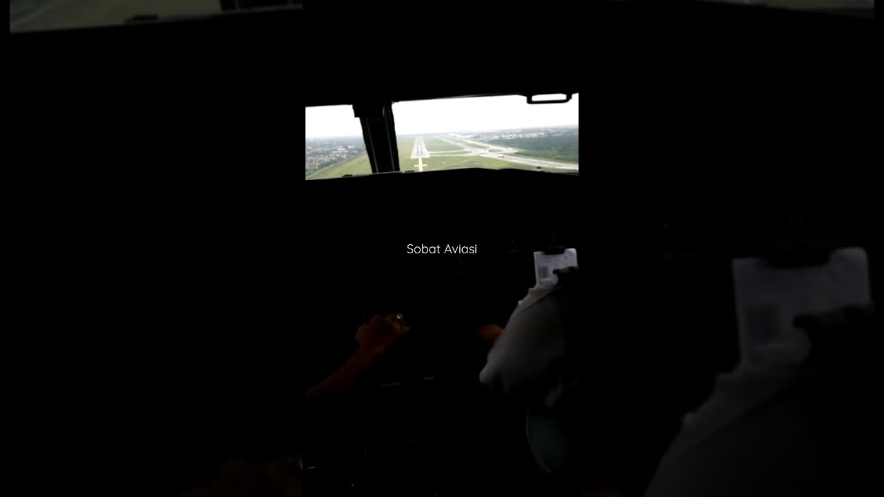 CARA PILOT LANDING - PESAWAT GARUDA GA 205 YIA - CGK [Sobat Aviasi] #shorts #viral #sobataviasi