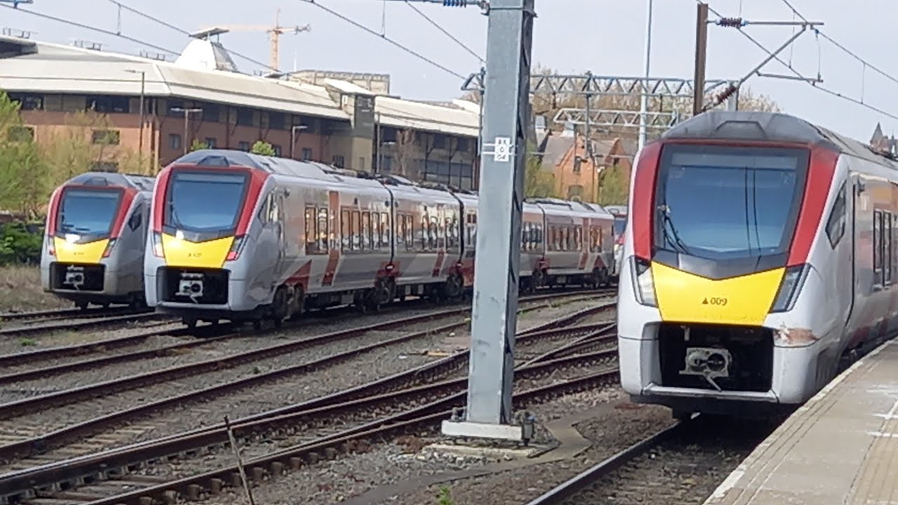 TRAINS AT NORWICH STATION 23.4.22