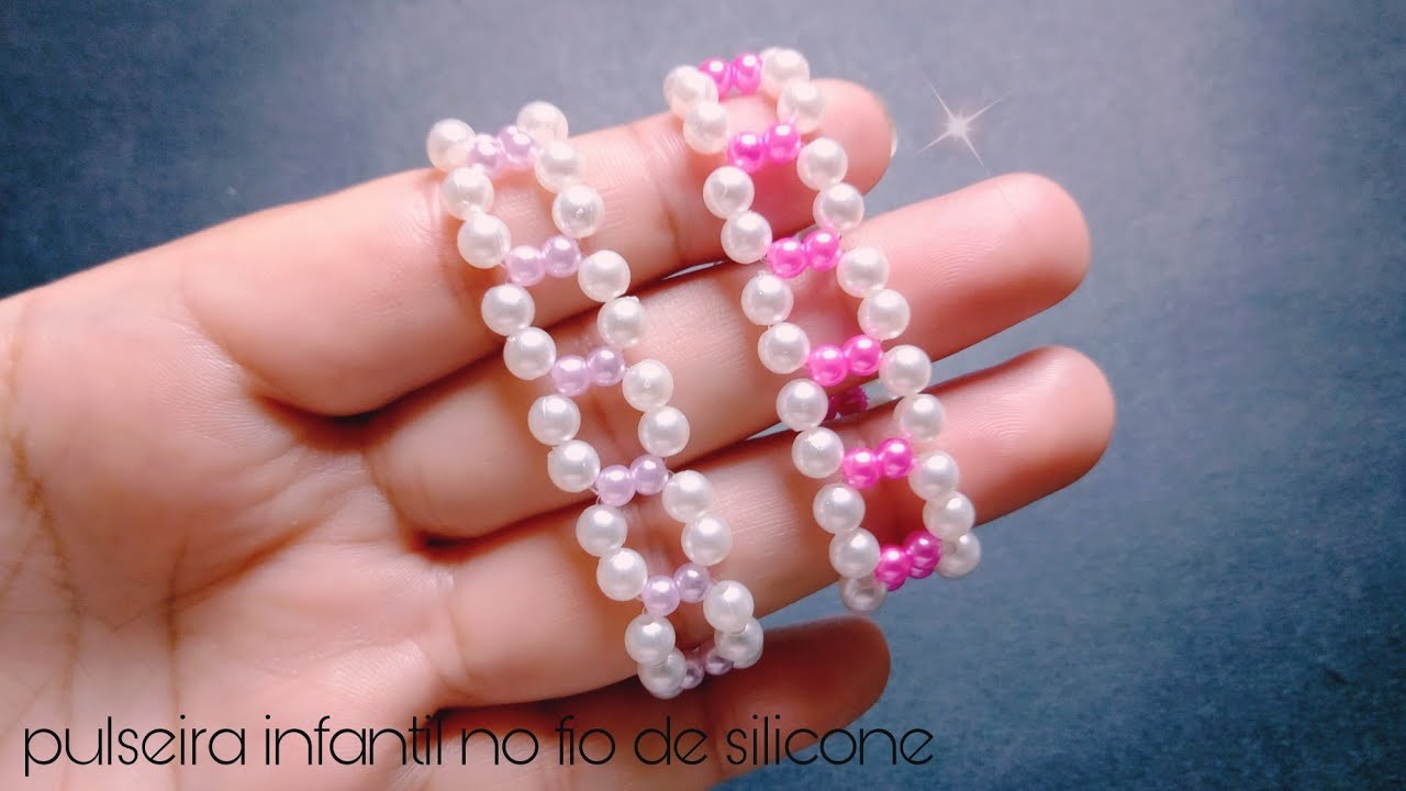 Pulseira de pérolas infantil no fio de silicone/passo a passo.