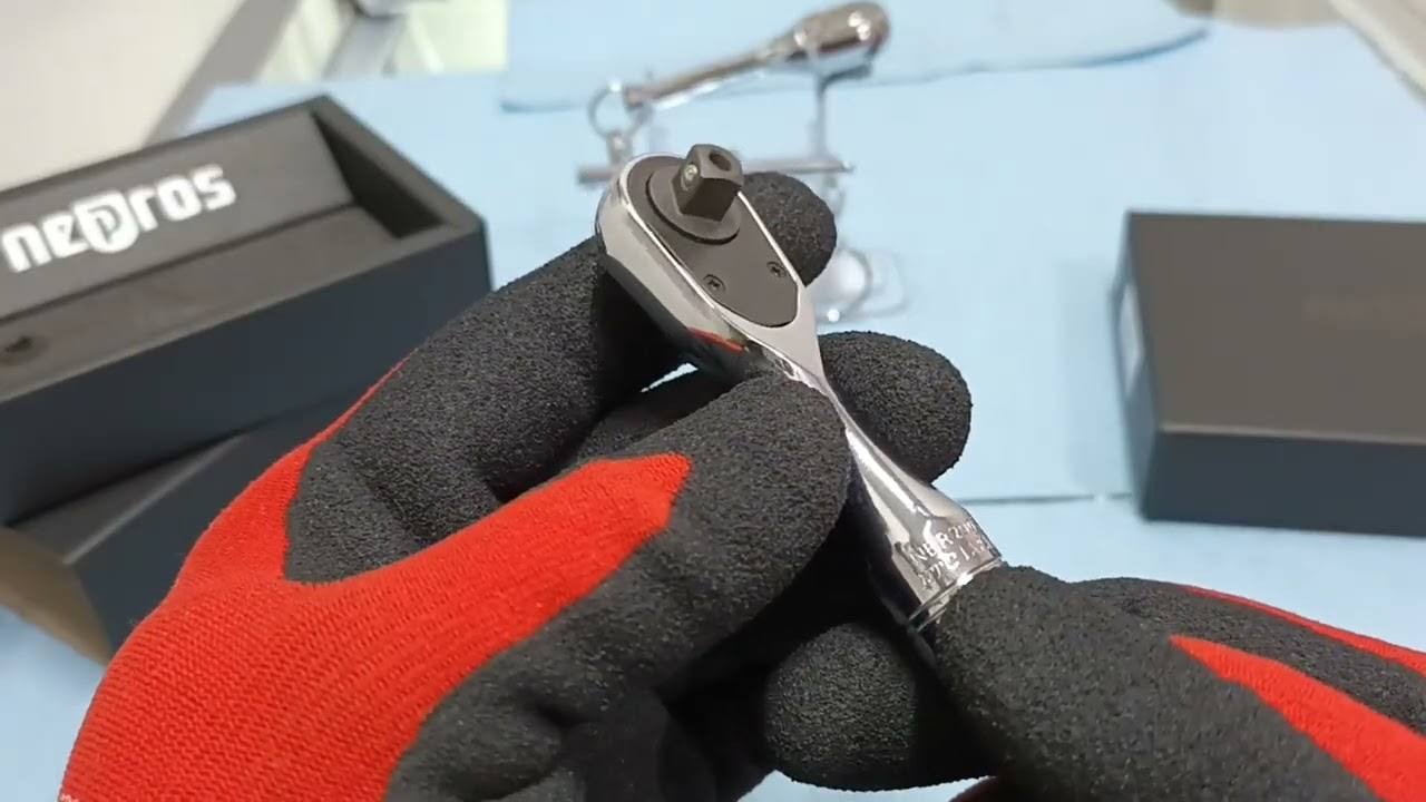 Mini matraca de la marca NEPROS NBR290S