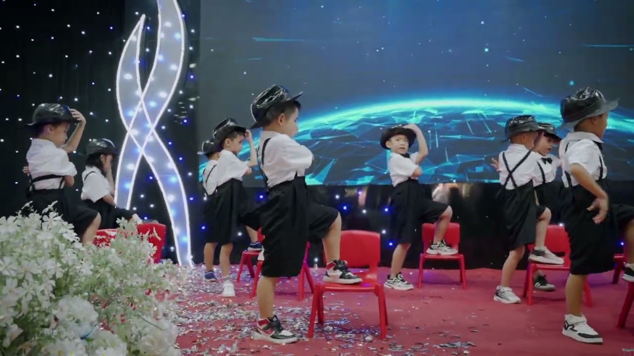Nhảy hiện đại Mashup Up to Funk và Bang Bang Bang - Lớp Baby Shark 