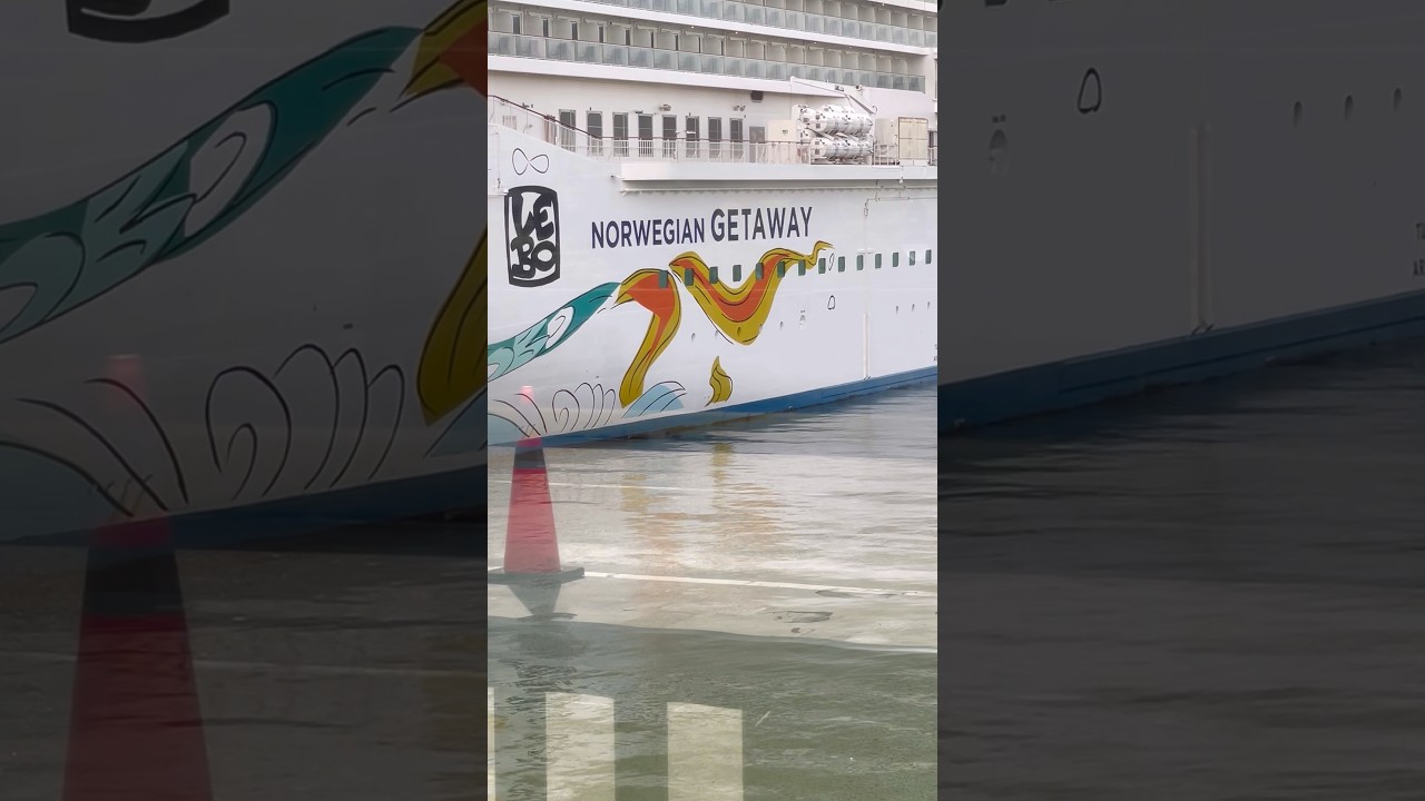 Норвежский круизный лайнер GETAWAY