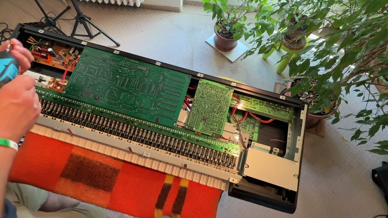 Korg M1 Battery replacement & Factory reset