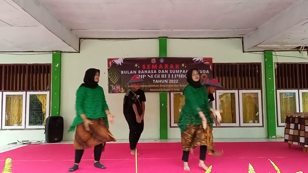 Tari Mayiledungga SMP Negeri 1 Limboto