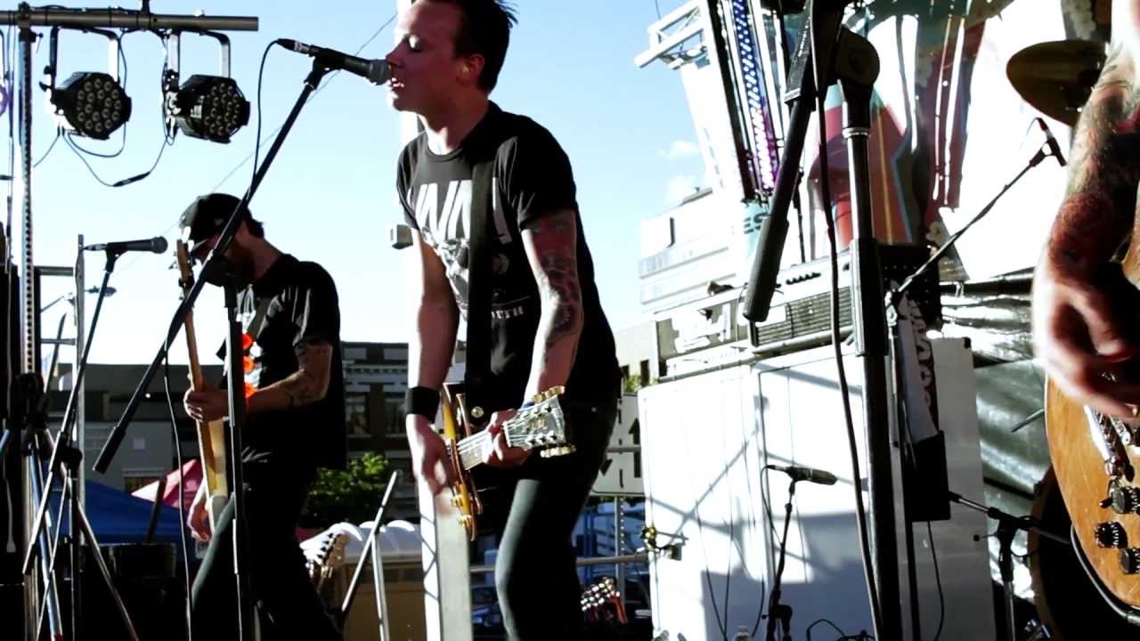 The Flatliners - Monumental (live @ KOI Music Fest 2012)