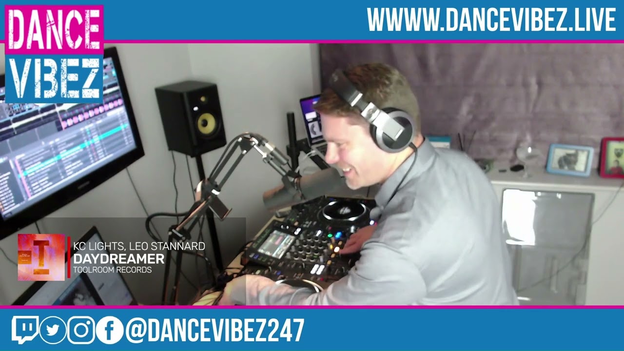 Unofficial warm up set for 'Let There Be House' 6pm-7pm on NYE
