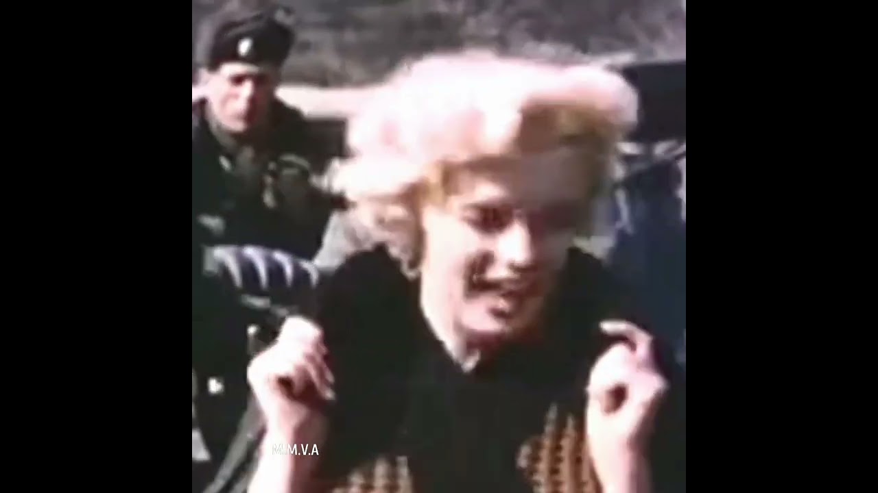 Marilyn Monroe Having 