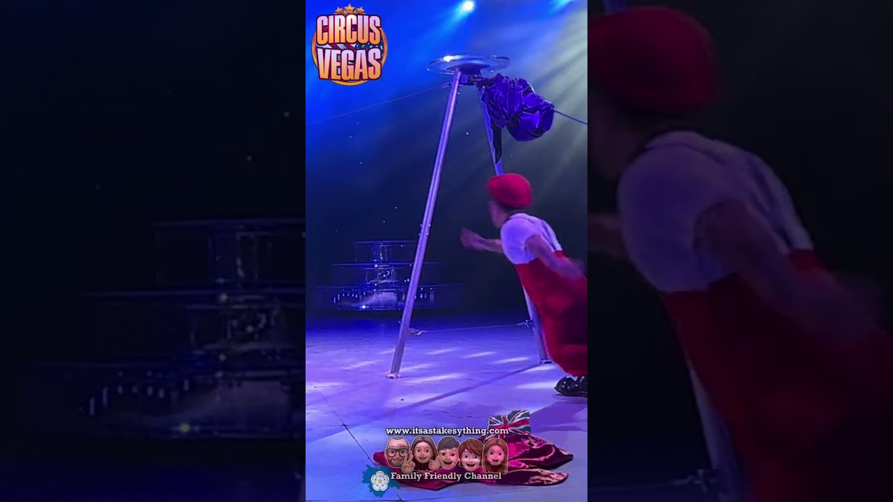 Papeluxo does some super Mario style jumping over Jito, Tiktok Clowns at Circus Vegas #shorts