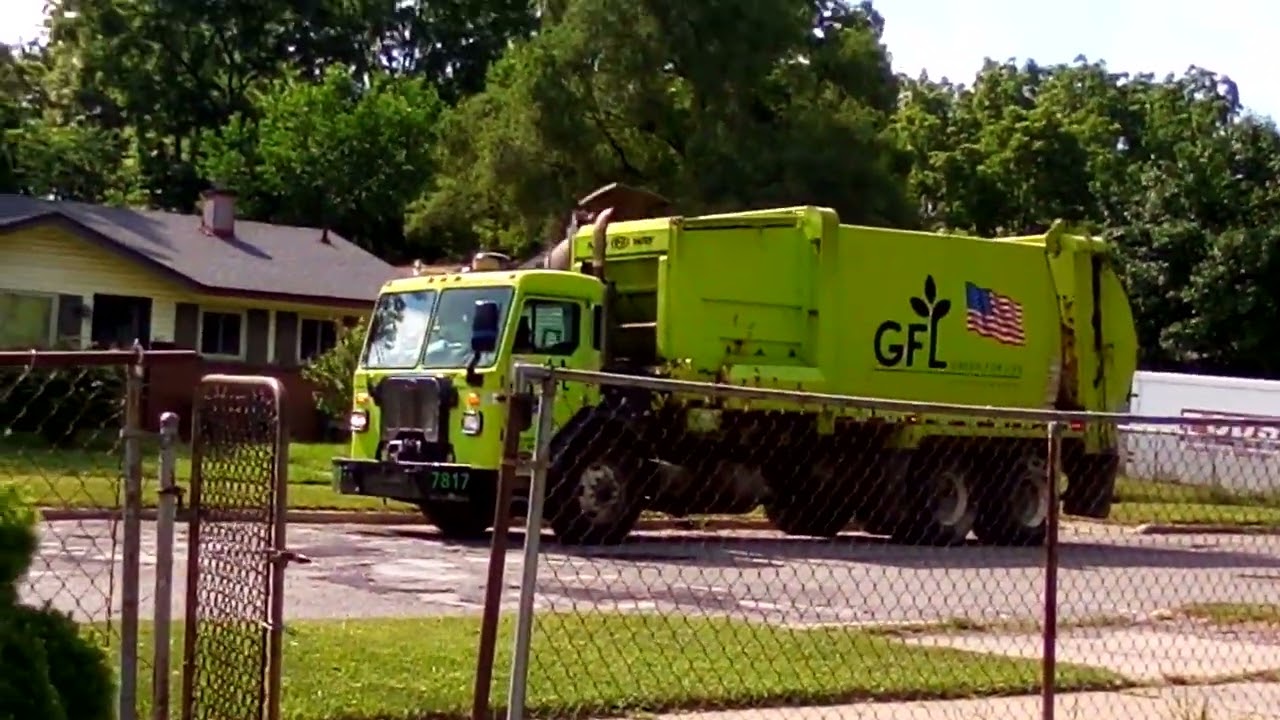 GFL Environmental Peterbilt 520 New Way Sidewinder