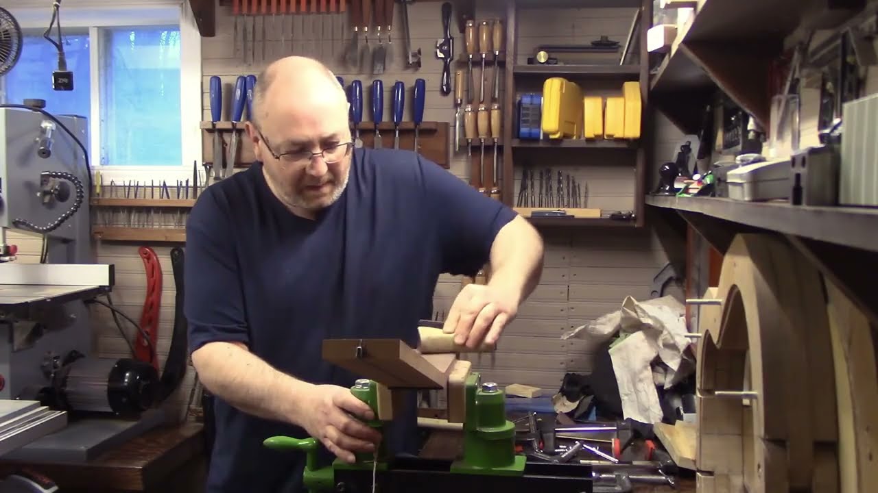 Construction d'une guitare classique en accéléré - Épisode 1 Le Manche