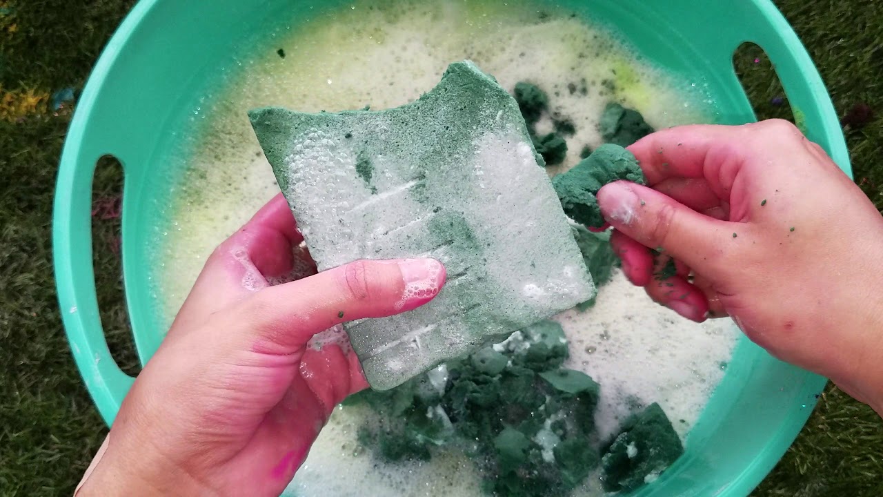 Soaked & Soapy Foam With Comet Powder