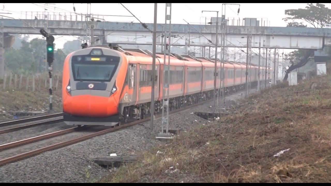 Exceptional Trains At Exceptionally High Speeds At Night - Mumbai Rajdhani, Vande Bharat Express Etc