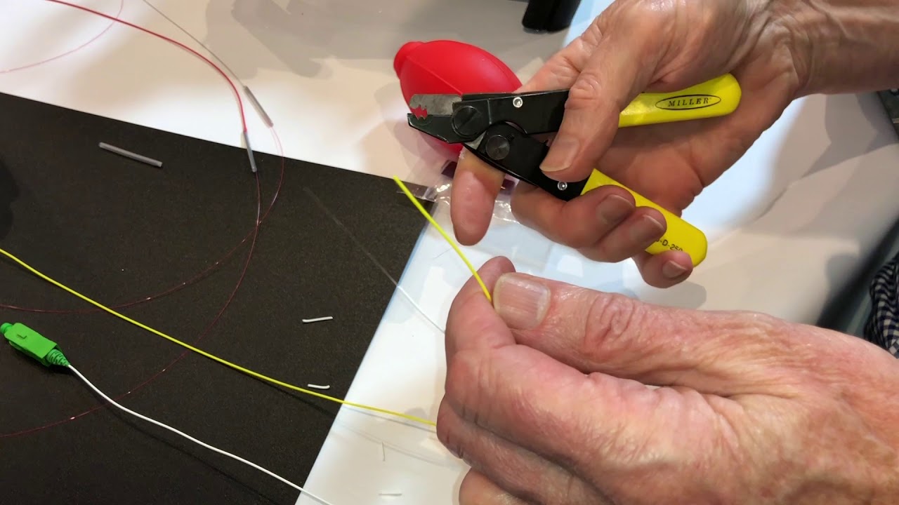 FITEL S179A Demonstration: Loose, semi-loose and tight-buffered fibre