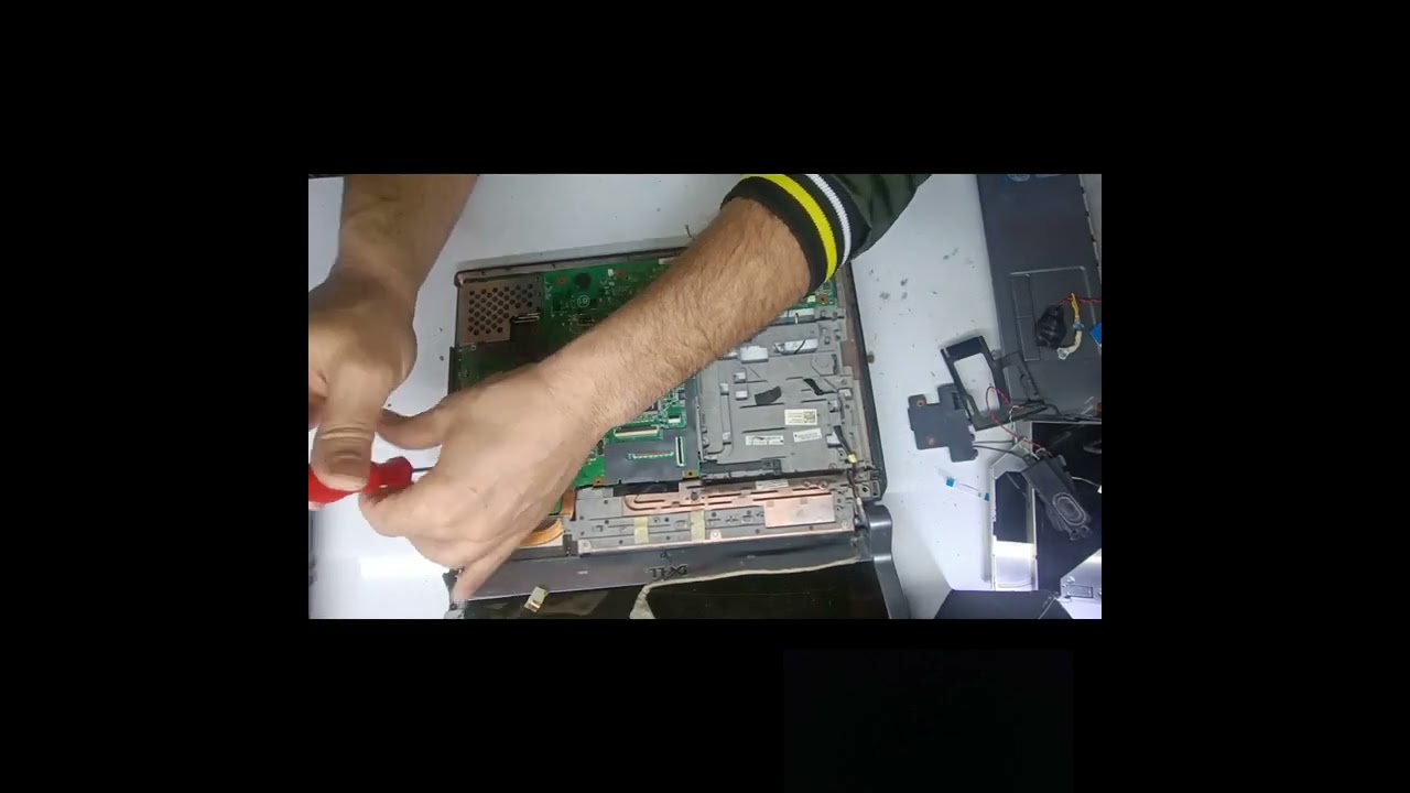 Completely disassembling a 20-year-old laptop