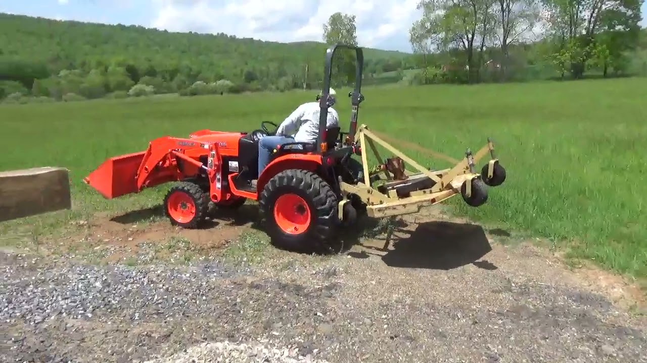 2012 Kubota B3200 Compact Tractor Loader 4X4 32HP Diesel With 3 Point Hitch Finish Mower For Sale !